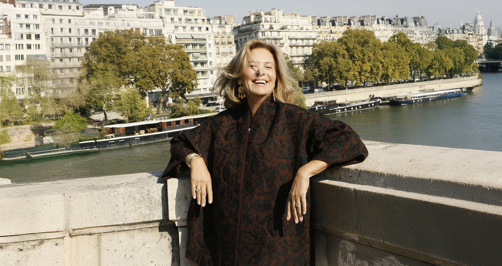 Marina Anouilh timeless women’s wardrobe featuring bohemian chic pieces in refined silk, cotton, wool and soft leather for an effortless style.