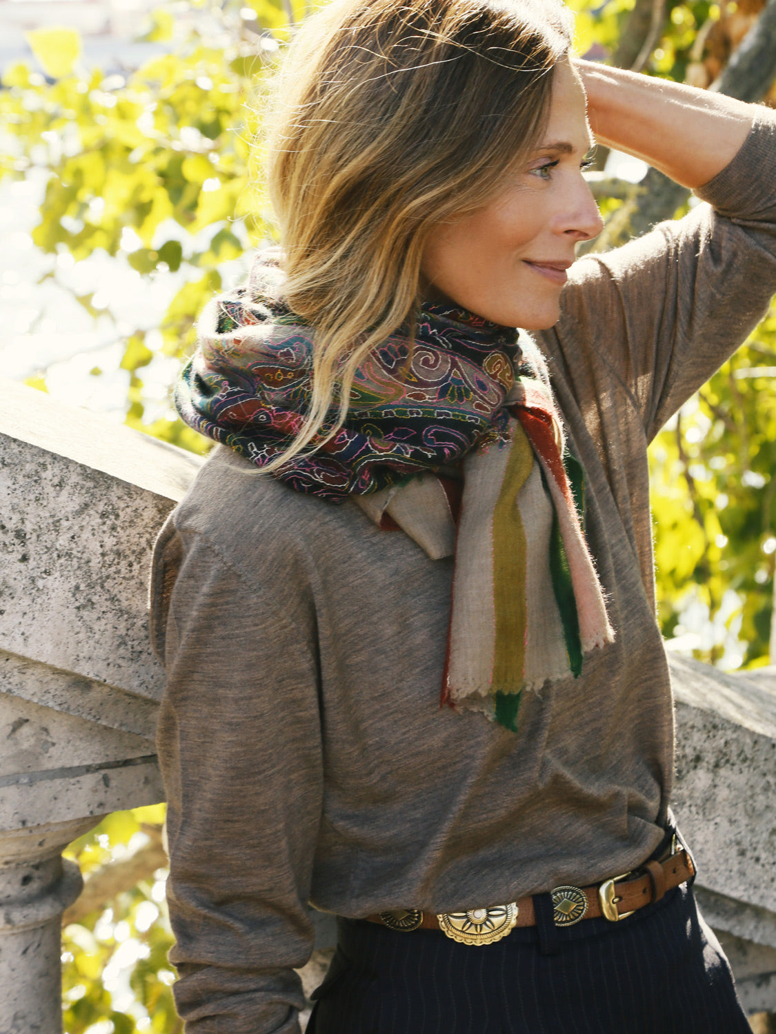 Indispensable V-Neck Fine Cashmere Pullover Beige Shade